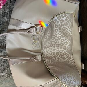 Elegant Beige and Gold Travel Bag